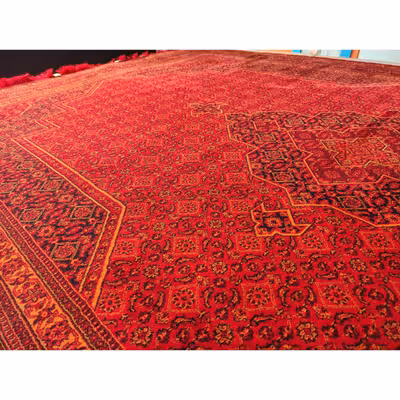 فرش ماشینی زمرد مشهد مدل کهنه نما زمینه لاکی