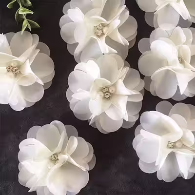 گل رز تزئینی مدل نگین کد 513 بسته 12 عددی