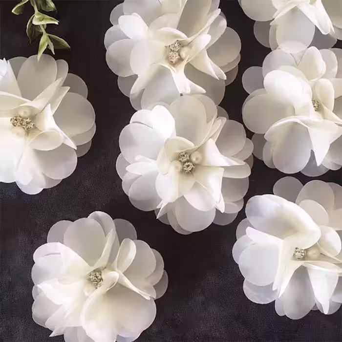 گل رز تزئینی مدل نگین کد 513 بسته 12 عددی
