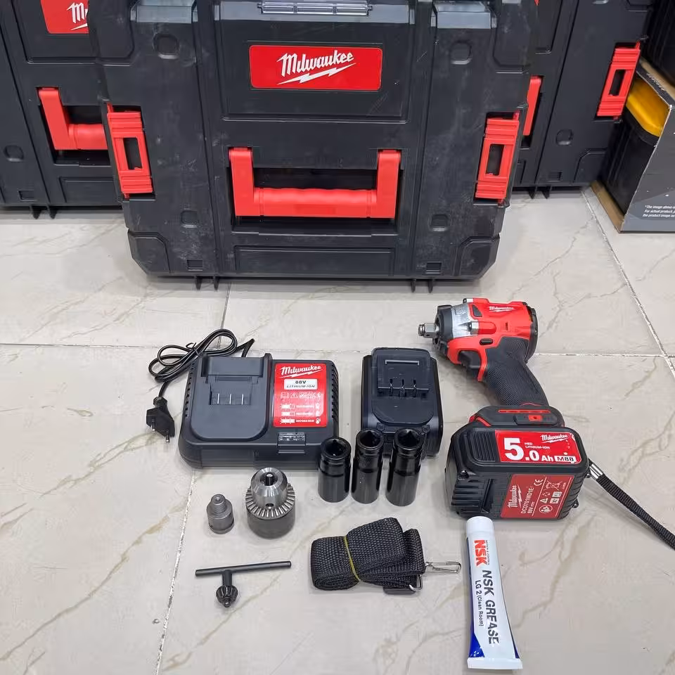 بکس شارژی مارک ملیواکی 
موتور براشلس ( بدون زغال) 
