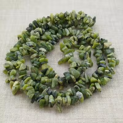 ریسه سنگ یشم (کانادا) شکسته (طول ریسه 40 سانتیمتر است)