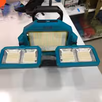 پروژکتور شارژی خورشیدی TUSK پاوربانک دار