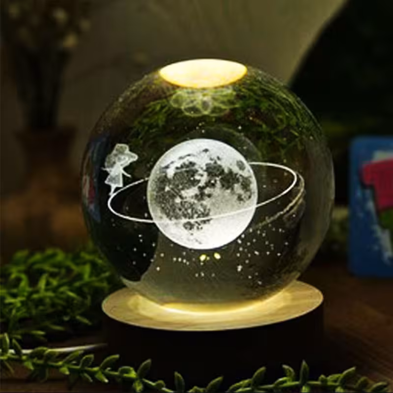 گوی کریستالی مدل دخترک و سیاره اورانوس ، گوی کریستال ، گوی شیشه ای