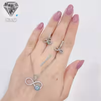 نیم ست نقره طرح بینهایت عیار 925 و آبکاری رادیوم و وزن حدودی 6گرم