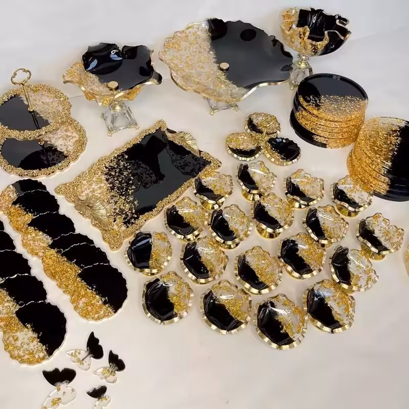 سرویس پذیرایی رزینی 18نفره مشکی طلایی