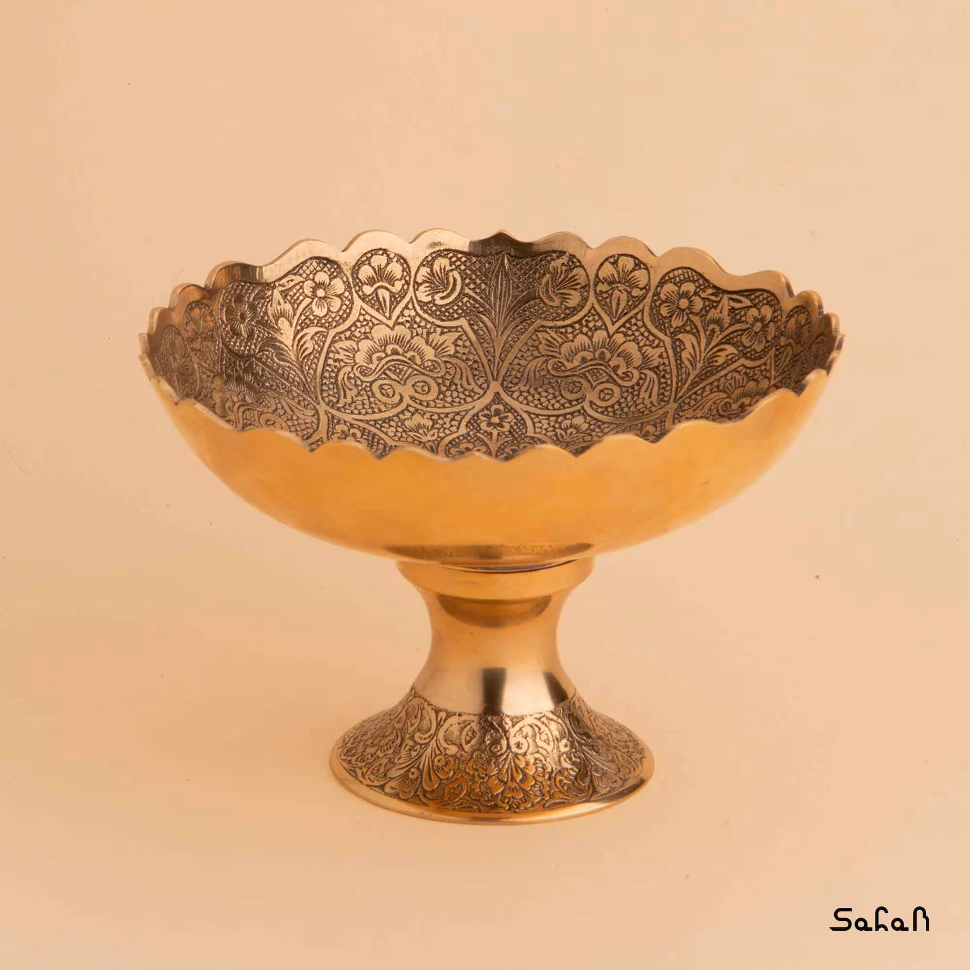 آجیل خوری پایه دار برنجی طلایی مدل هاچ