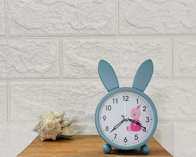 ساعت رومیزی خرگوش ابی