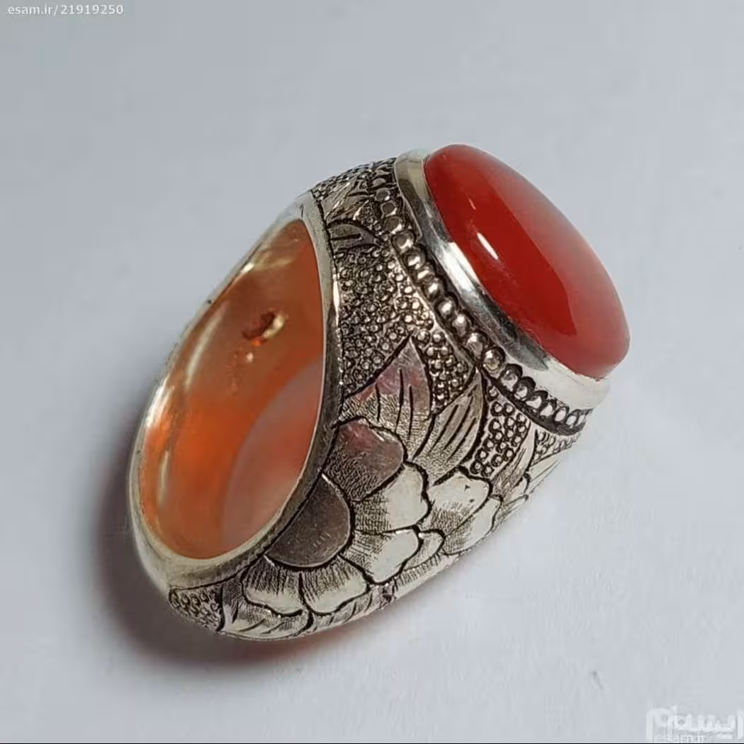 انگشتر عقیق یمنی ابدار خوش رنگ درجه یک دستساز بارکاب فوق العاده جوندار ومحکم