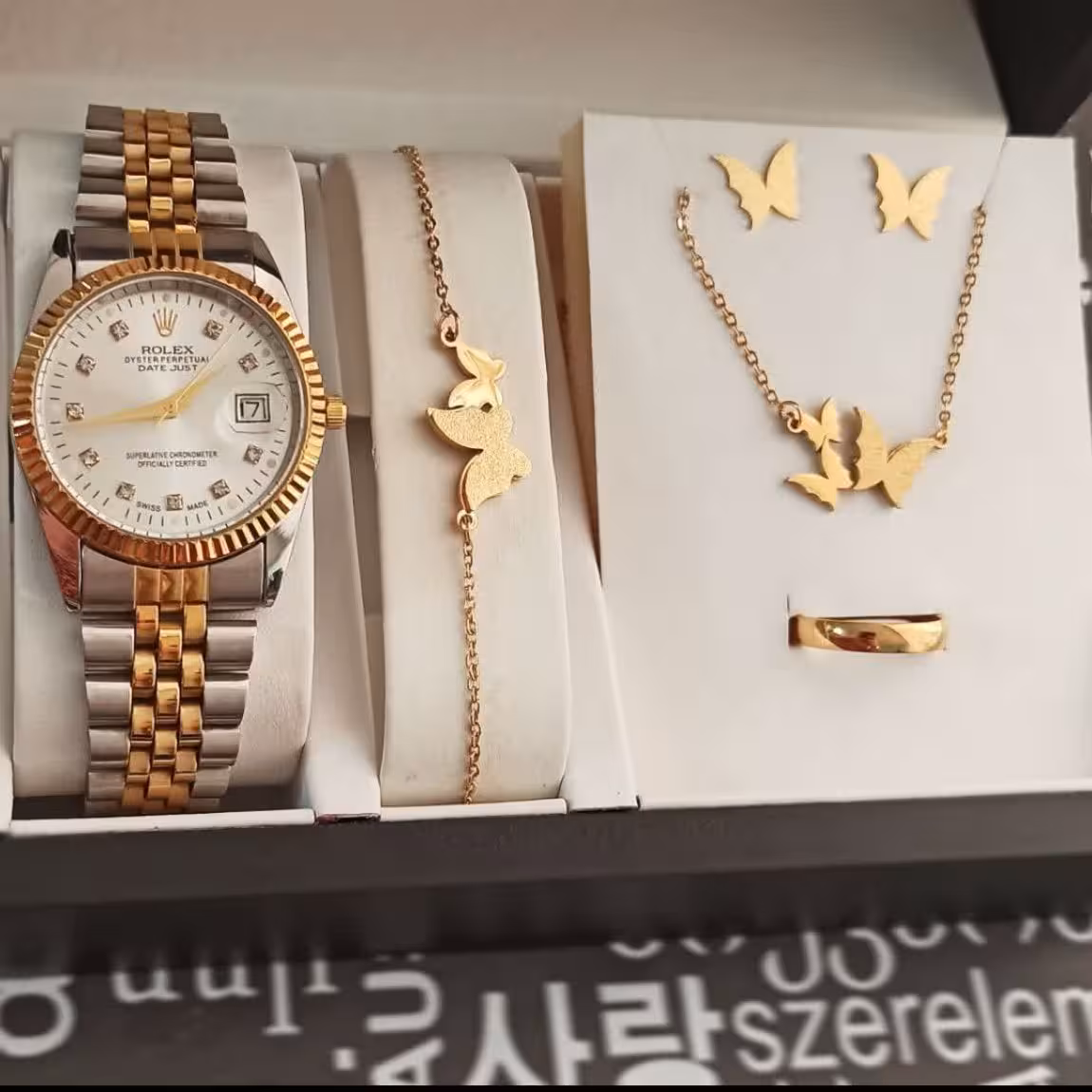 ست ساعت و دستبند و نیم ست استیل و رینگ ساعت دارای روز شمار