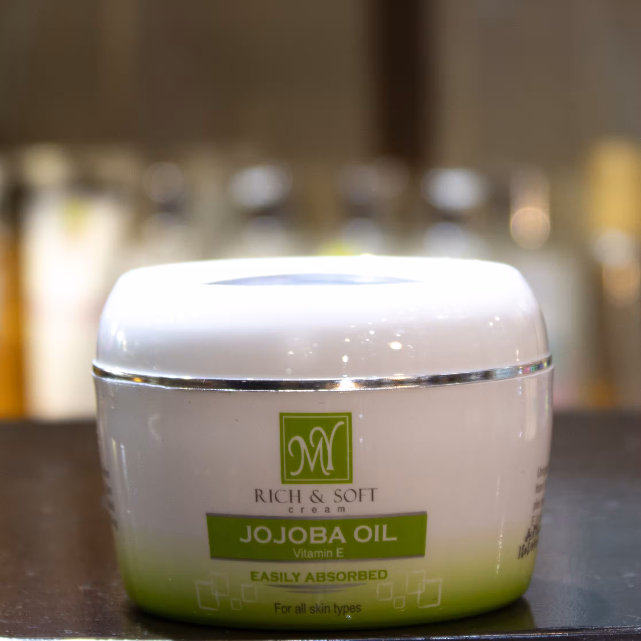 کرم دست و صورت مای‌ حاوی روغن جوجوبا