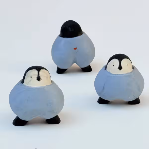 مجسمه بچه پنگوئن طرح سه