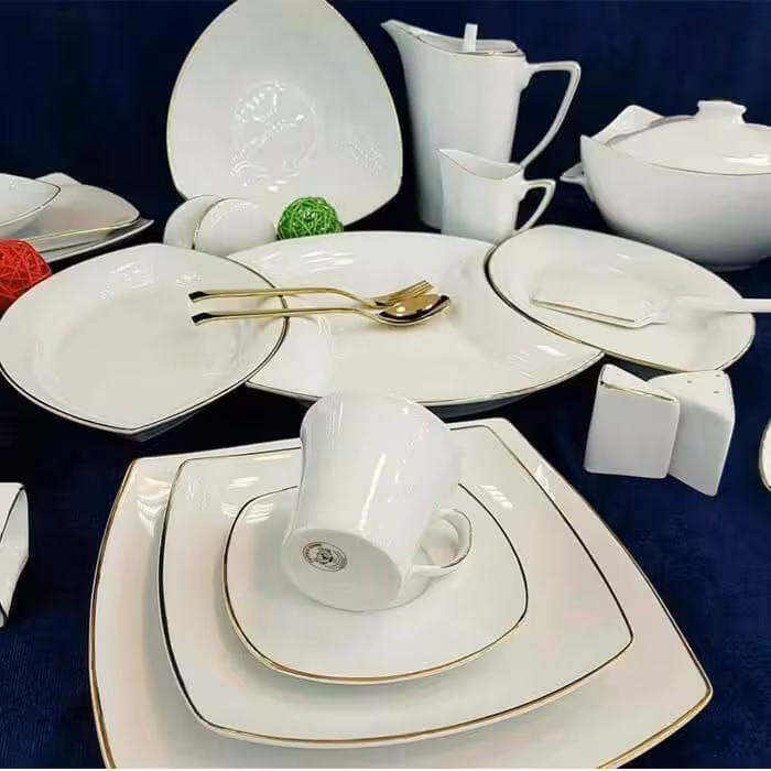 سرویس 30 پارچه چینی پردیس سفید لب طلایی