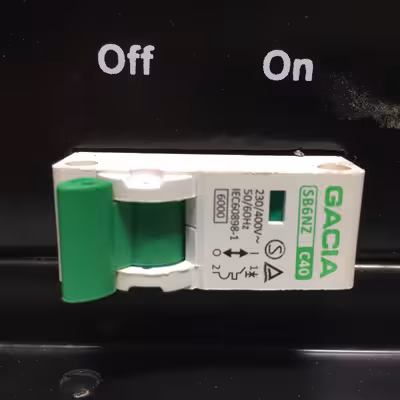 استابلایزر تکنوپارس ظرفیت 8 ولت آمپر مدل STB8000 