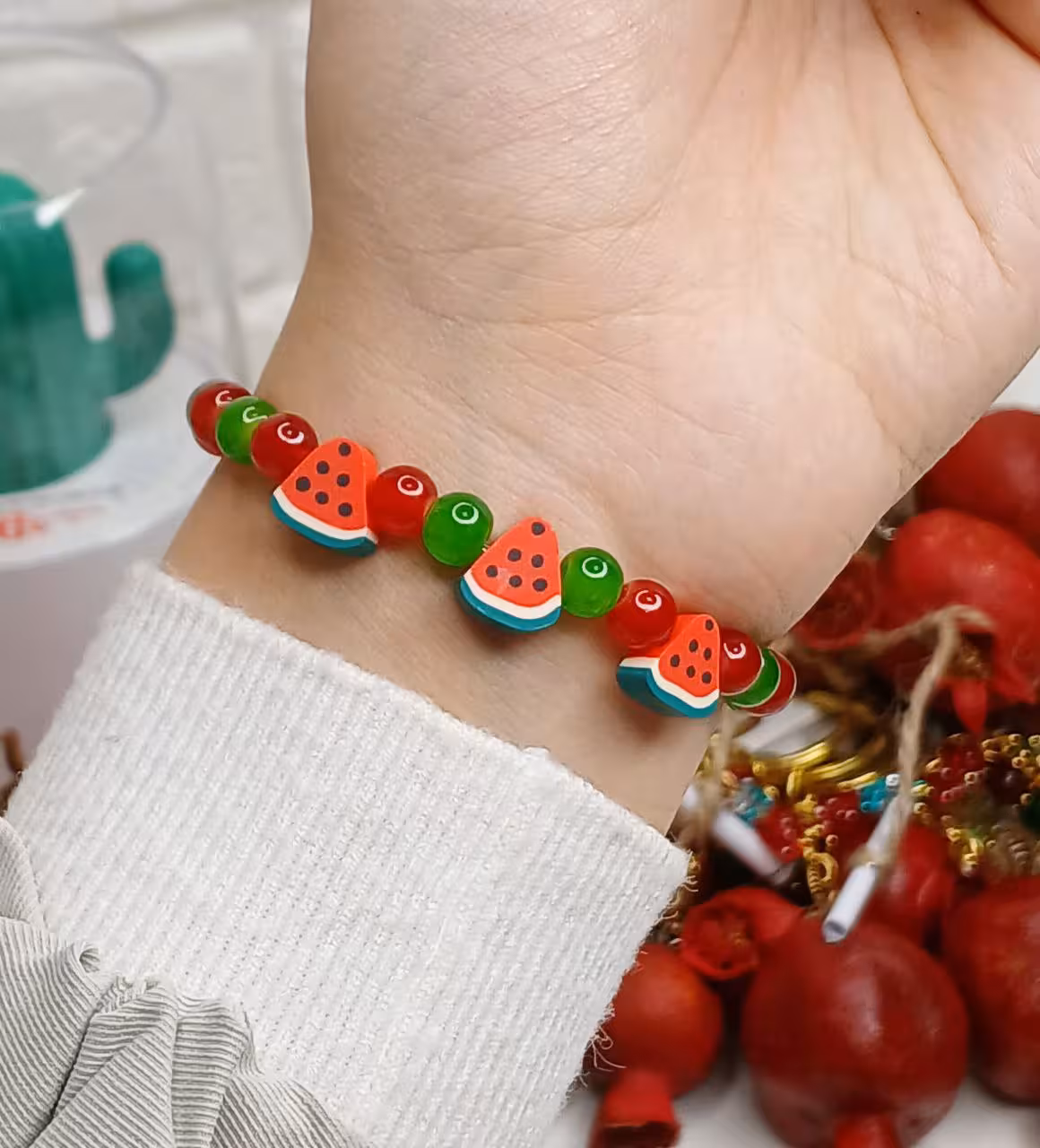 دستبند مروارید سنگی دو رنگ طرح هندوانه  یلدایی