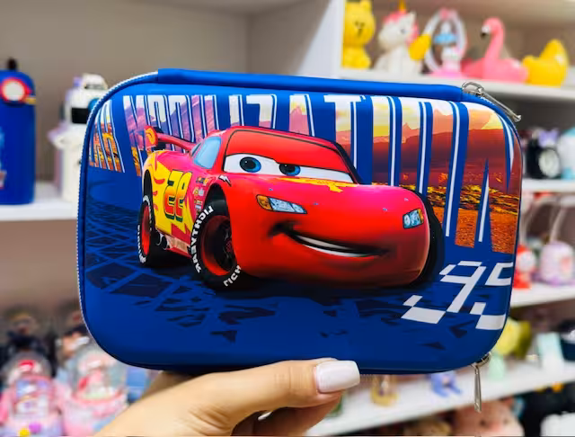 جامدادی کتابی برجسته طرح مک‌کوئین 1