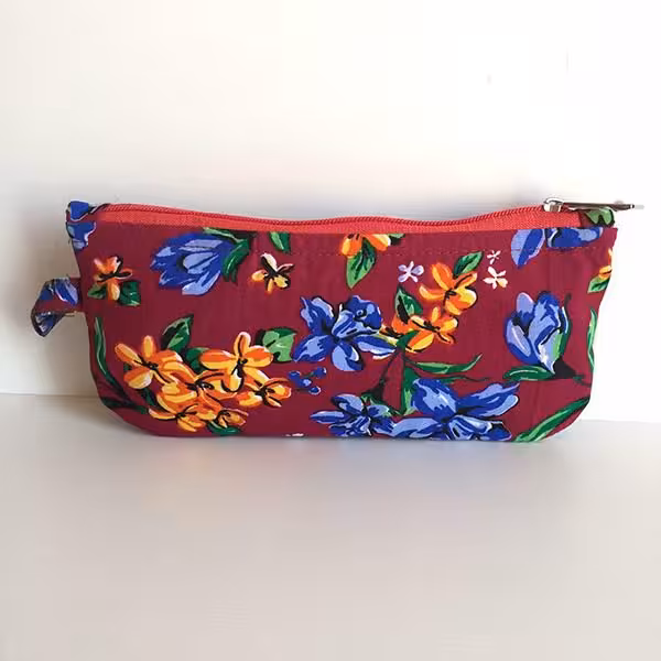 جامدادی پارچه ای زمینه زرشکی گل آبی بزرگ