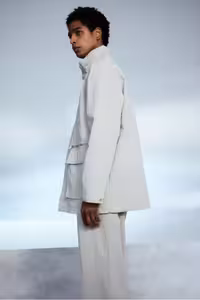 کت مردانه آب پارک را به مناسب نگه نمی دارد H&M