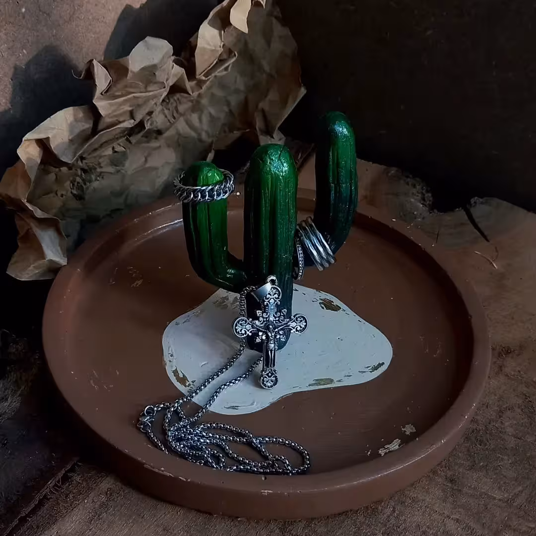 یه کار جذاب جاجواهراتی کاکتوسمون این کار اختصاصی پیجمه

این کار با رنگ اکرویک کارشده روی کا