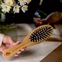 شانه چوبی بامبو طبیعی | ضد استاتیک، تقویت کننده رشد مو و دوستدار محیط زیست