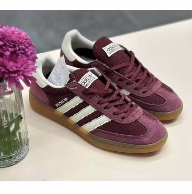 آدیداس زنانه اسپزیال زرشکی چری