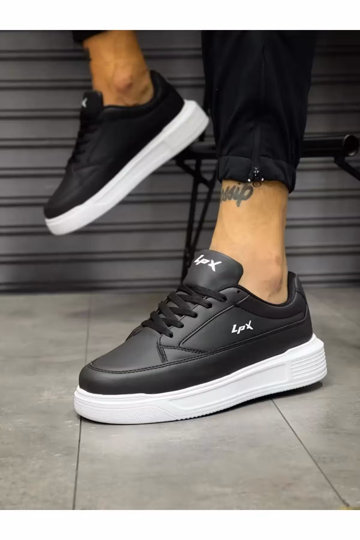 کفش ورزشی گاه به گاه مردانه زیره بلند مشکی سفید Wsb0626 – 230