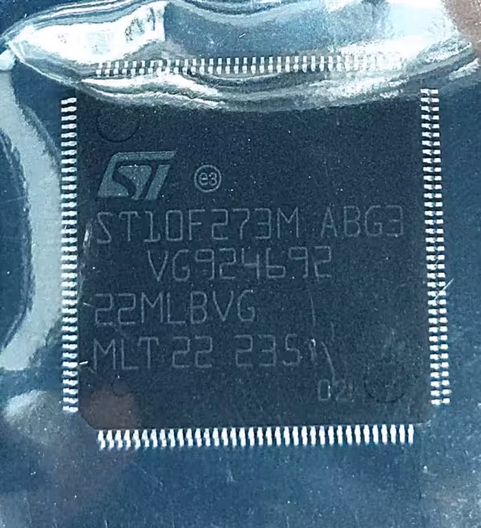 خرید و قیمت میکرو کنترلر ST10F273M-ABG3 - small