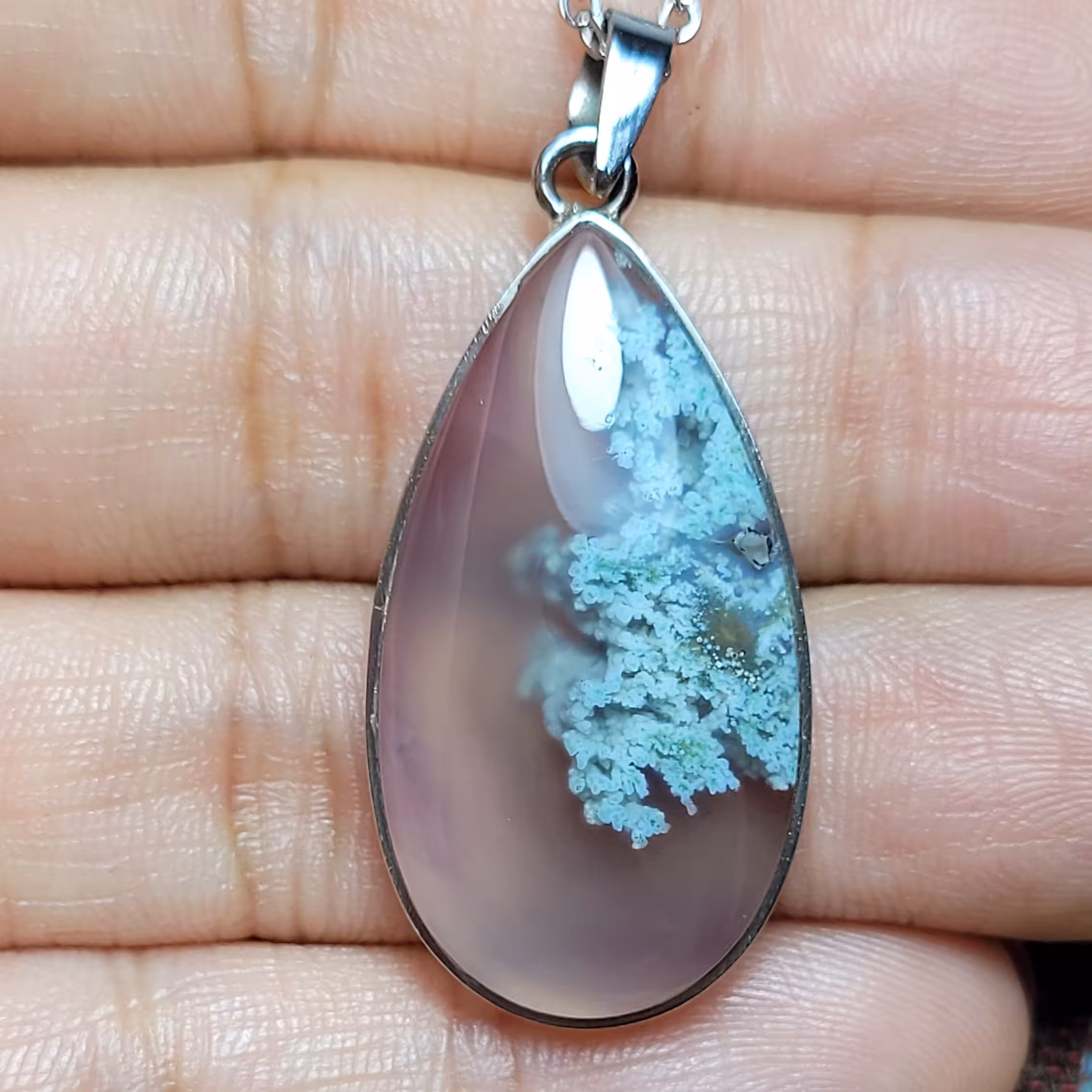 گردنبند سنگ اصل عقیق شجر بهاری با قاب استیل و زنجیر استیل دستساز و معدنی