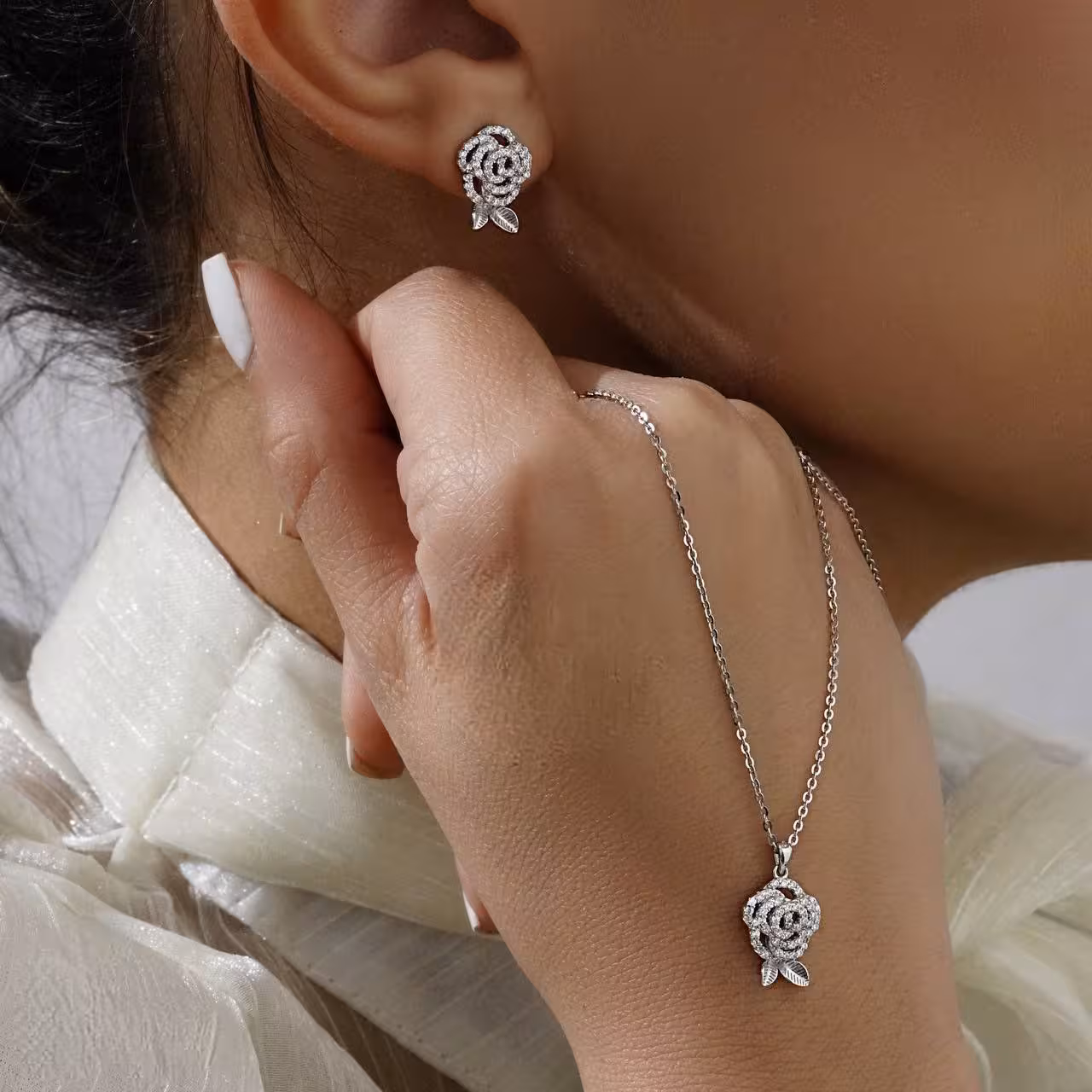 نیمست گل رز وارداتی نقره جواهری کد 00489