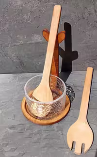 جا قاشقی چوبی کنار گاز آبگز
