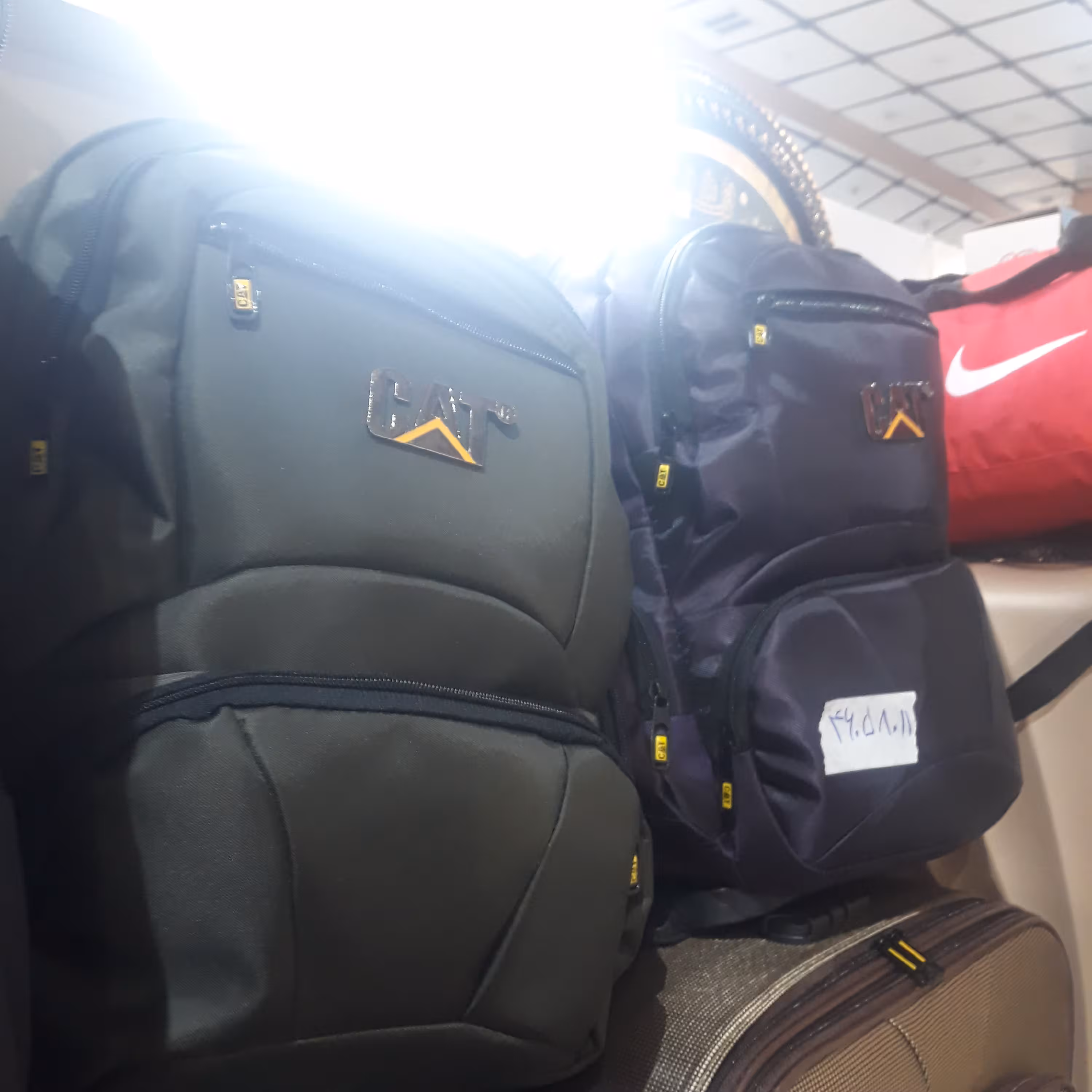 کوله کت با پارچه دیبا خارجی همراه با جالبتابی و جاهندزفری و کابل یو اس بی