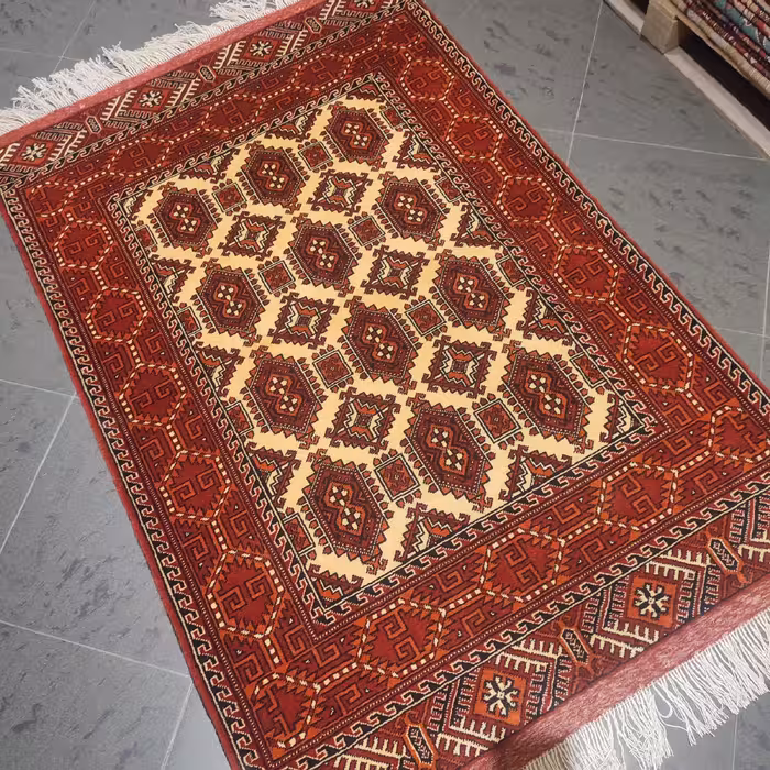 فرش دستبافت یک و نیم متری طرح لوزی کد AA472