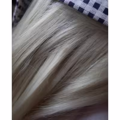 عروسک مدل دختر چهارخونه ارتفاع 35 سانتی متر