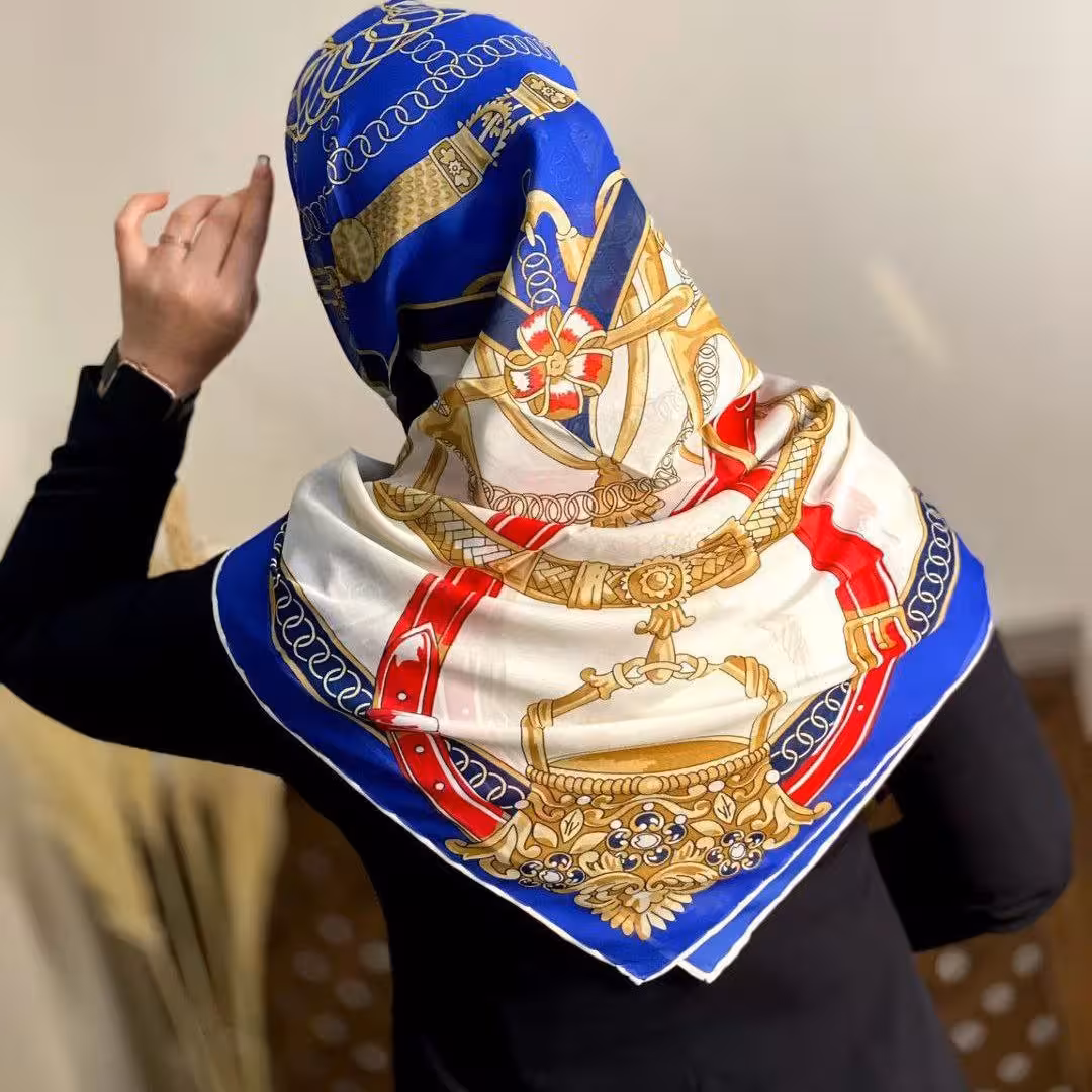روسری نخ گارزا مجلسی دور دست دوز کیفیت بی نظیر قواره 140 لیز نیست ارسال با پست پیشتاز 5555500