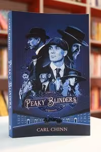 Peaky Blinders اثر Carl Chinn