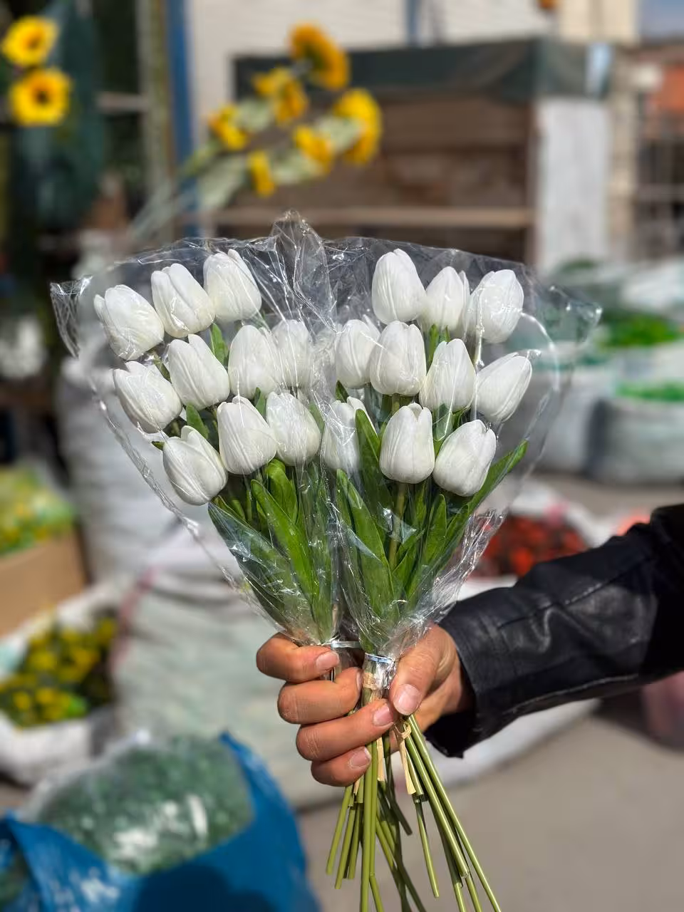 گل مصنوعی لاله لمسی وارداتی رنگ شیری یک عددی