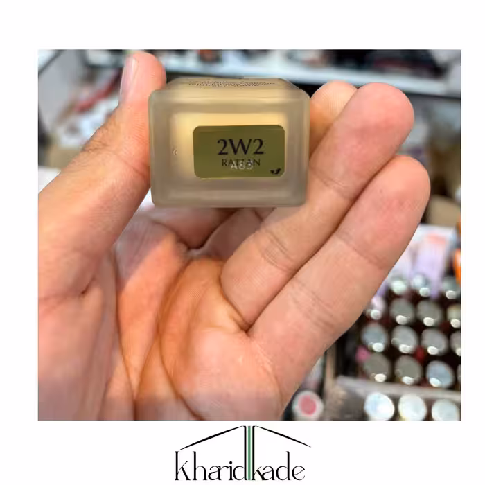 کرم پودر استی لادر دابل ور Double Wear