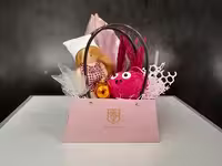 باکس هدیه عروسک روسی و وروجک صورتی