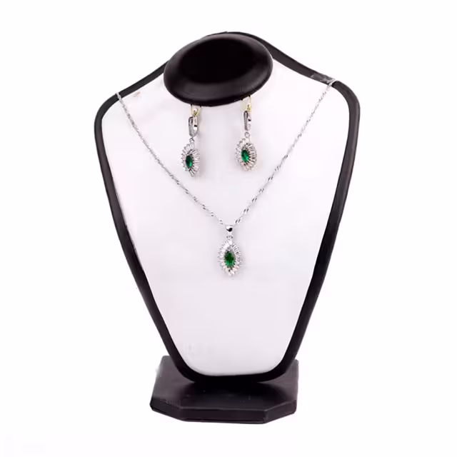 نیم ست نقره زنانه نگین سبز کد 132