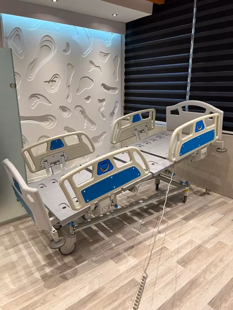 تخت ICU-CCU چهار موتوره برقی با بدساید ABS چهار تکه