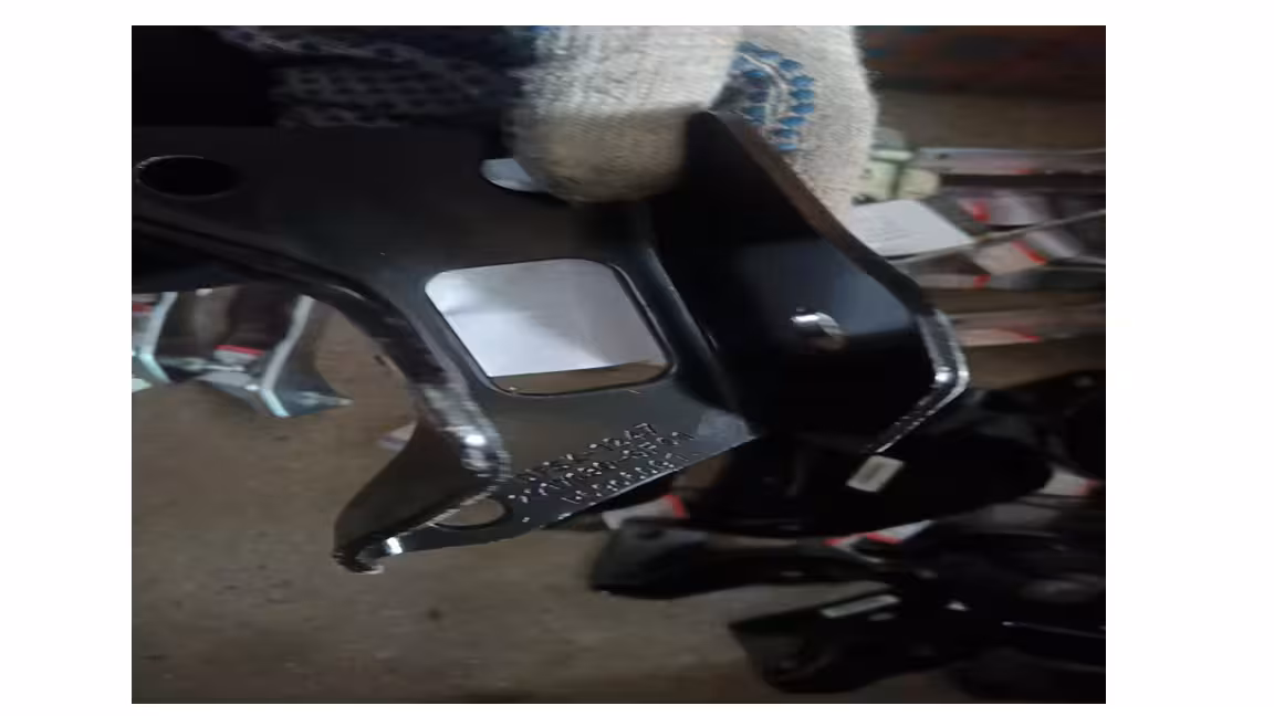 پایه بازویی طولی اکسل عقب چپ دیگنیتی