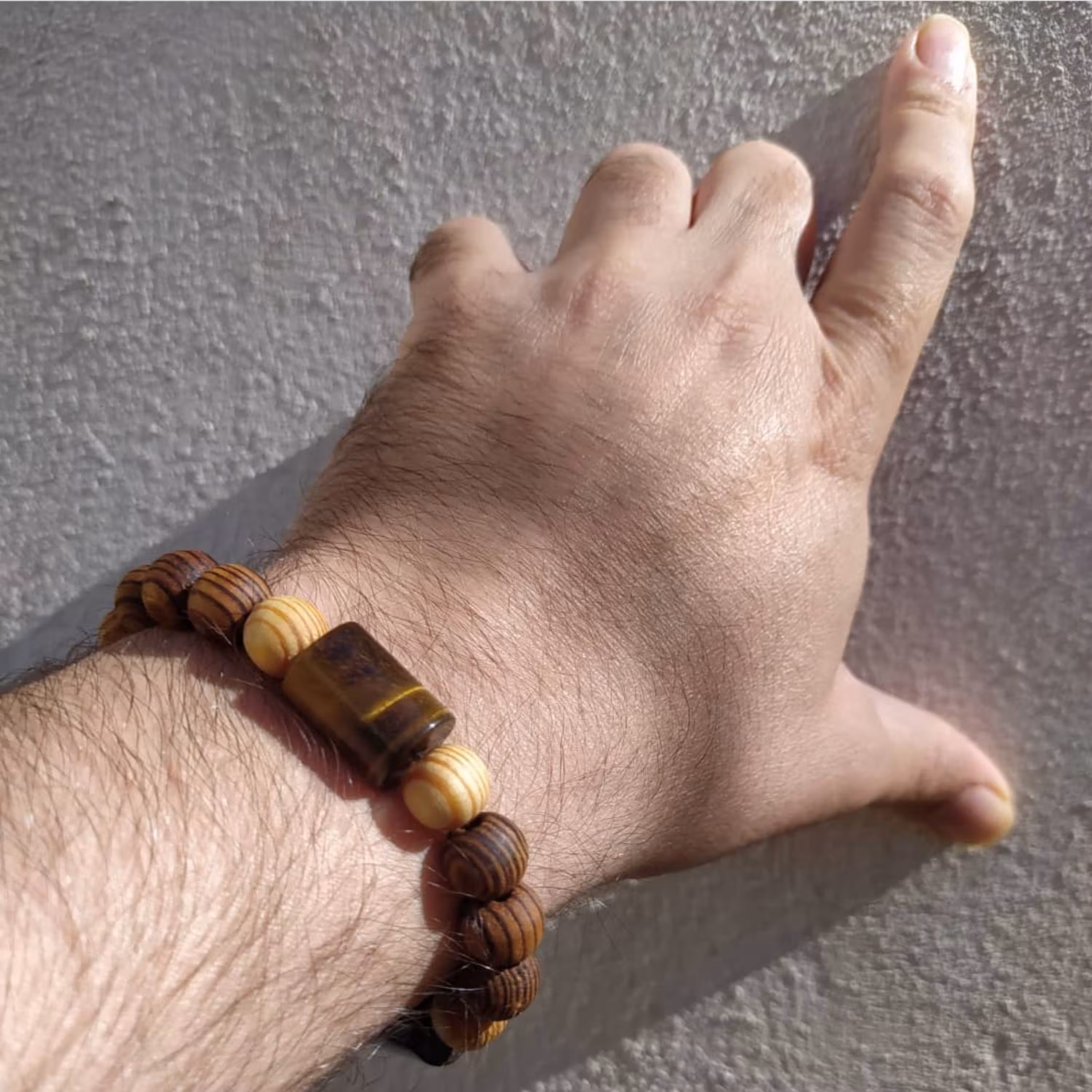 دستبند سنگ چشم ببر و چوب