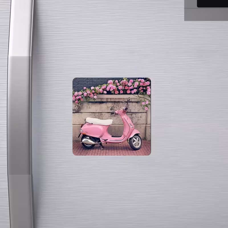 مگنت یخچال سایز 9*9(طرح موتور صورتی)