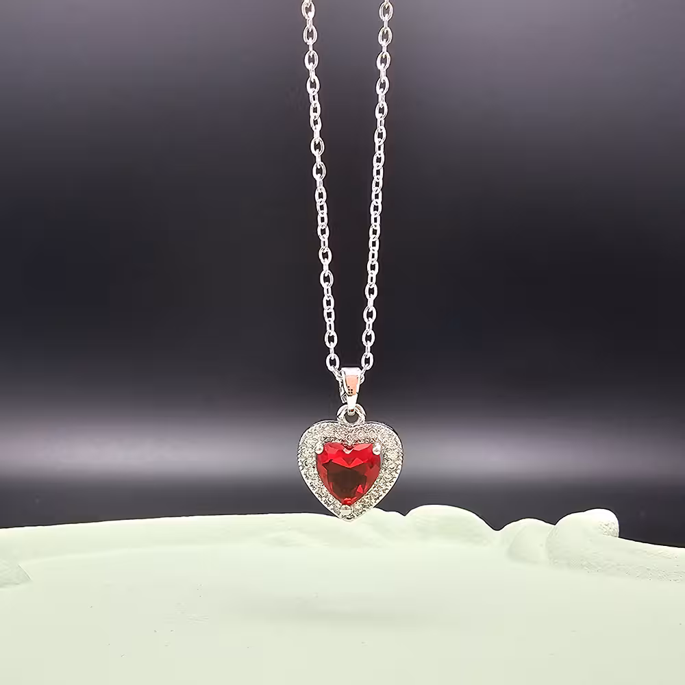 گردنبند و انگشتر جواهری قلب قرمز