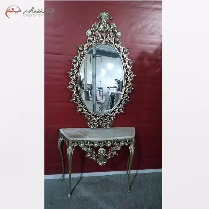 آینه کنسول برنجی در طرح شیپوری و بدنه با دوام و رنگ ثابت، طراحی آنتیک و زیبا