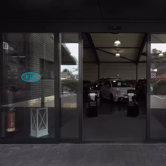 چراغ دیواری نئون دیزاین طرح Kia_TBL