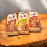 کیک کوکی لاویتا روشن با مغزهای توت فرنگی سیب و گیلاس