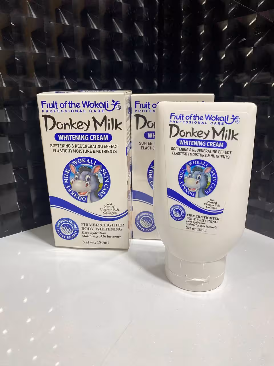 کرم سفید کننده و آبرسان شیر الاغ ووکالی