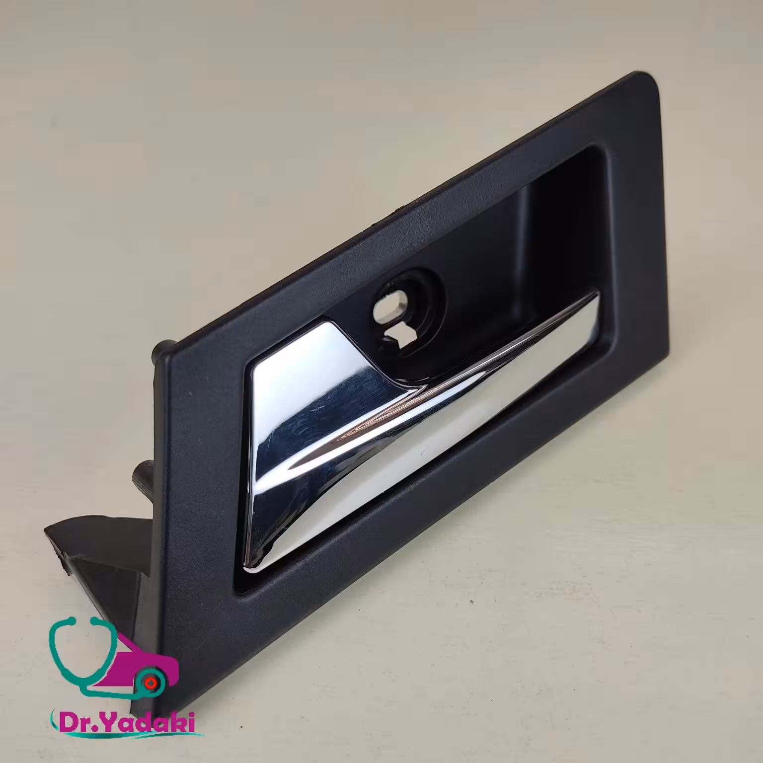 دستگیره داخلی درب دنا عقب چپ (سمت راننده) خاکستری تیره شرکتی ایساکو اصل 0630103699