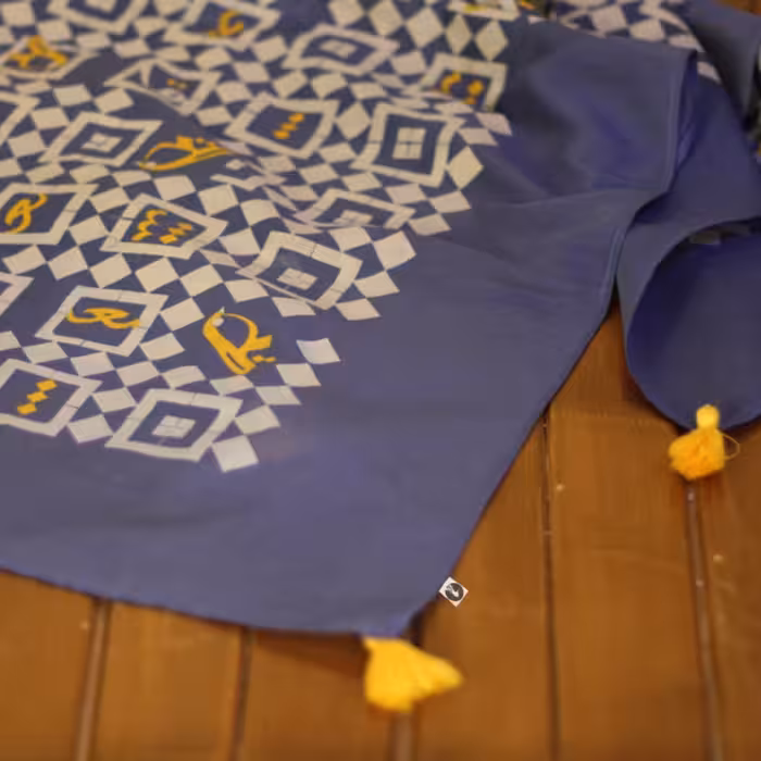 دستمال سر و گردن گدار مدل عین شین قاف