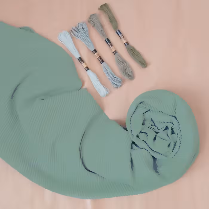 شال کرپ پلیسه سبز کمرنگ